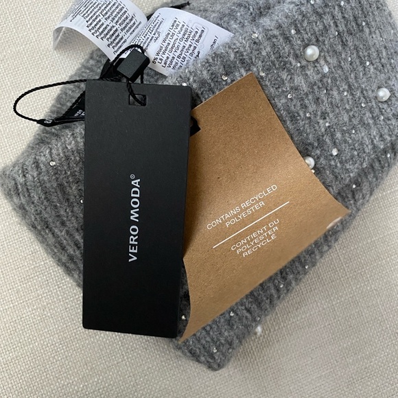 VERO Moda Wool Blend Gray Beaded Knit Beanie Hat - Picture 4 of 4